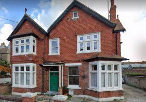 18 Queens Road