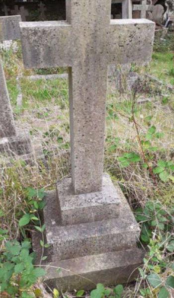 Jeannie Meuter (buried 1932) headstone