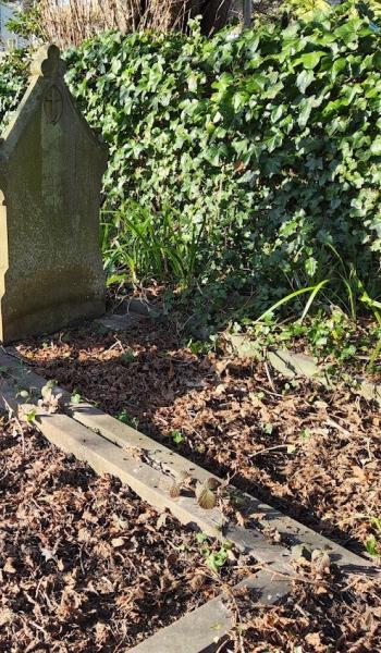 image of headstone for Sarah Holden